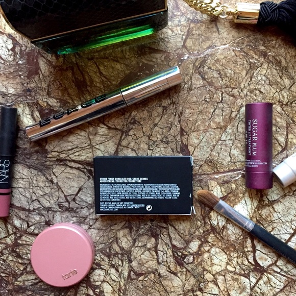 MAC Cosmetics Studio Finish Concealer Duo NW20NC25 - Picture 5 of 5